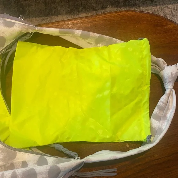 Lululemon White and Gray Large Bag - Picture 10 of 13